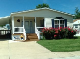 400 Leisure Ln, Belton, MO 64012