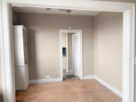 4th image of 8905 E Jefferson Ave #1-1002