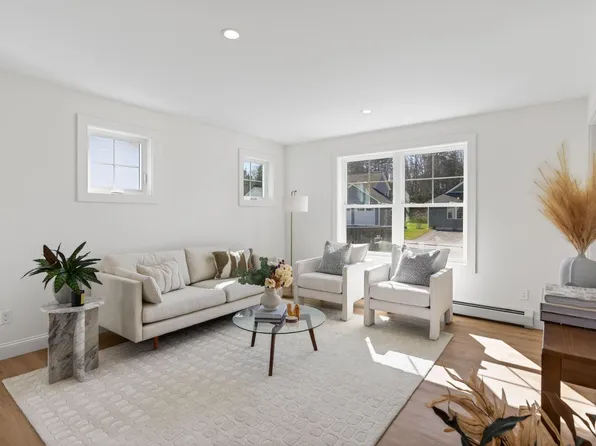 12 Feldspar Lane #27, Cumberland, ME 04021