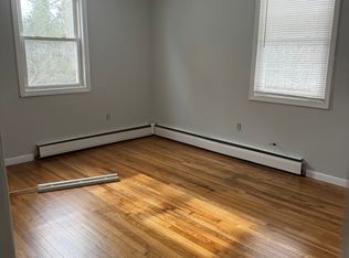 27 Broadcommon Rd, Bristol, RI 02809