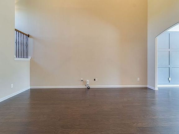5th image of 57 Brookwood Ln