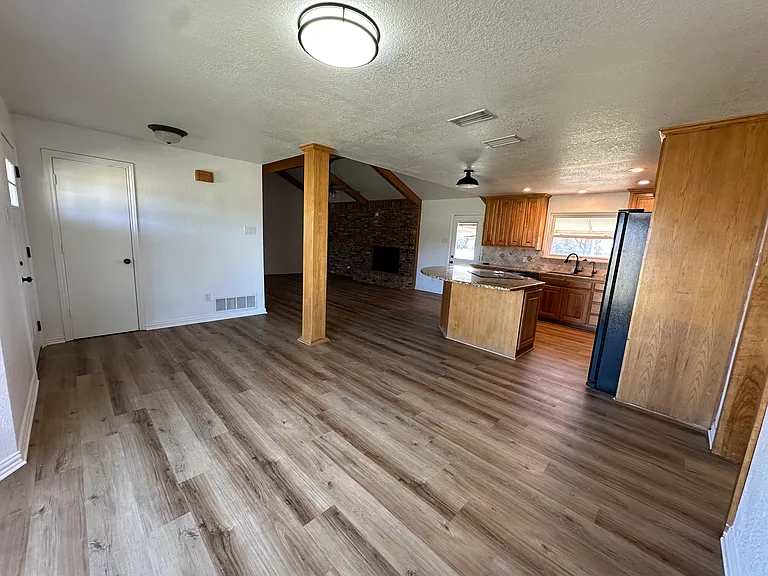 Dining/Kitchen