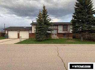 108 Cherokee Ct, Evanston, WY 82930