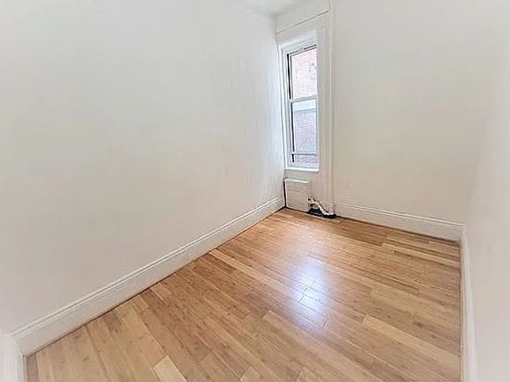 3rd image of 91 Baxter St #3S