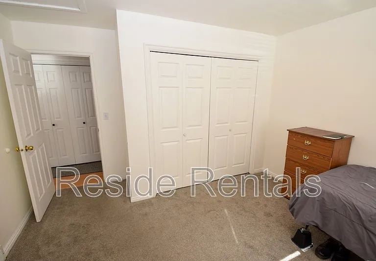 686 1/2 Darwin Ave #3 — Photo 9