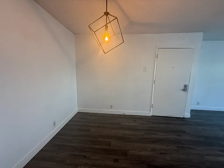 1420 North Mansfield Avenue - 205 — Photo 8
