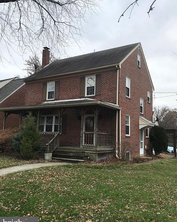 1st image of 704 71st Ave