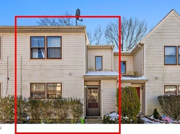 39 Pin Oak Ln