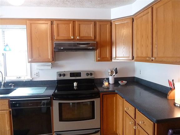 5th image of 40 Hanna Ln