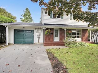 144 Old Colony Rd, Ottawa, ON K2L1M4