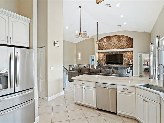 4th image of 5948 Bayview Cir S
