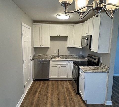 5th image of 39 Oak Glen St