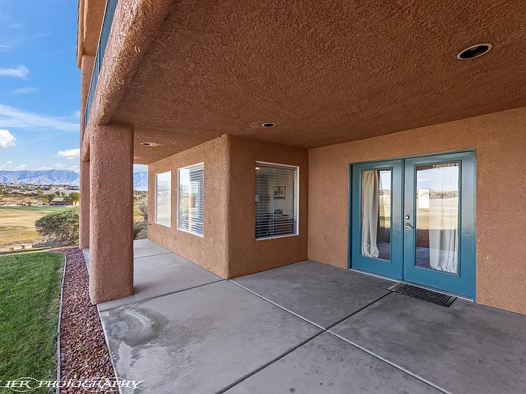 241 Palmer Ln — Photo 30