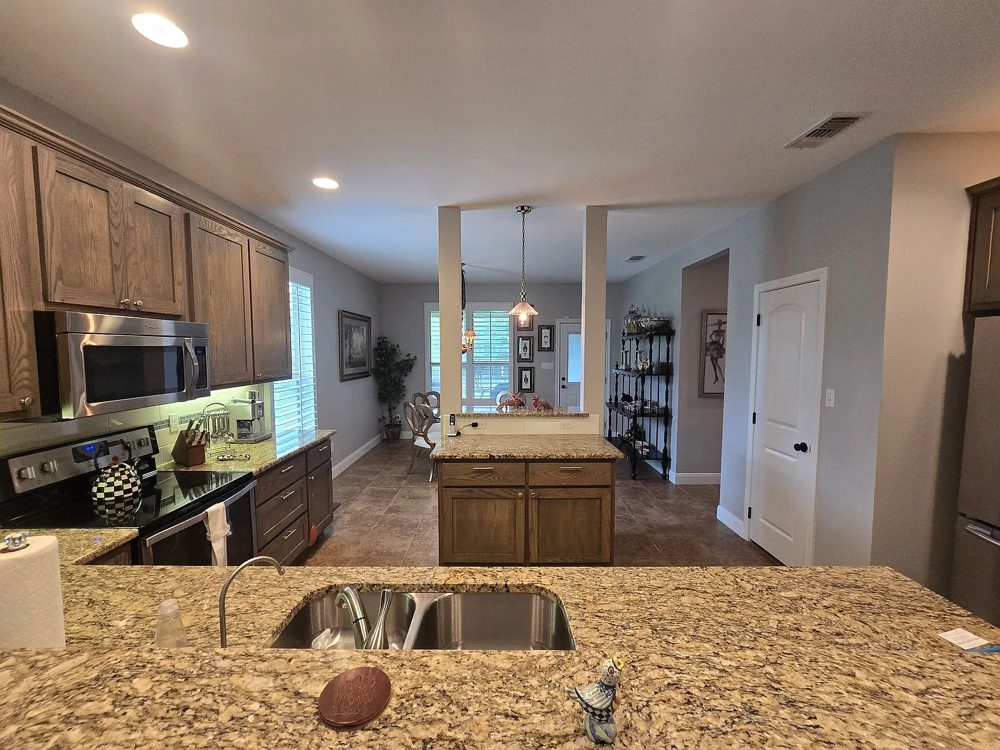 Granite, Views & Furnishings Included! — Photo 3