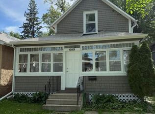 609 29th St W, Saskatoon, SK S7L0M7