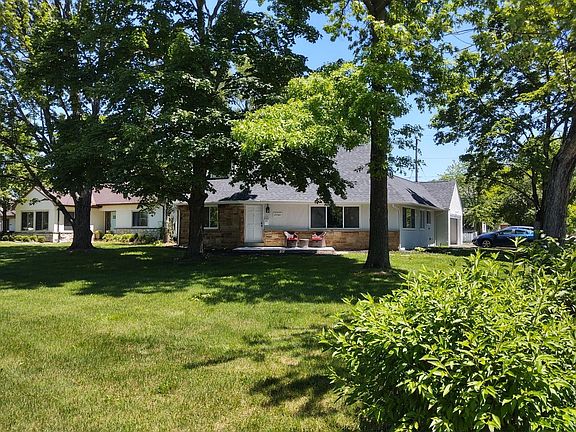 3rd image of 2700 Northwest Blvd