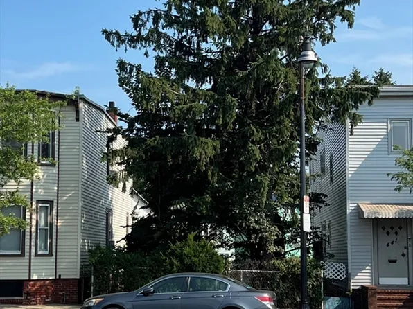 443 Bennington St, Boston, MA 02128