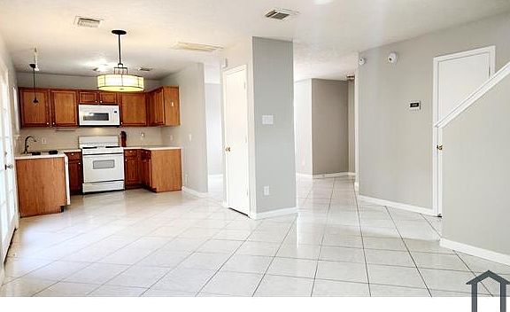 4th image of 3818 Gardenia Bend Dr