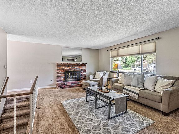 5th image of 509 E Parkhill Dr