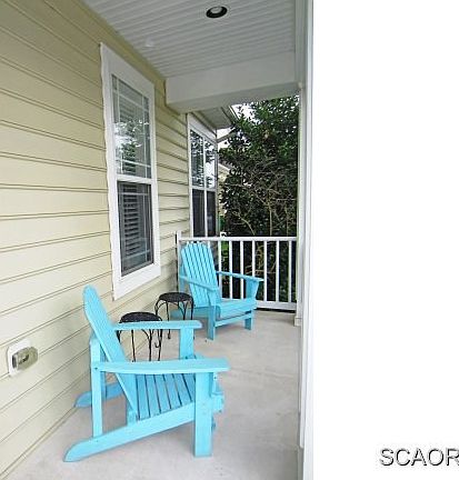 2nd image of 33151 W Dorchester St