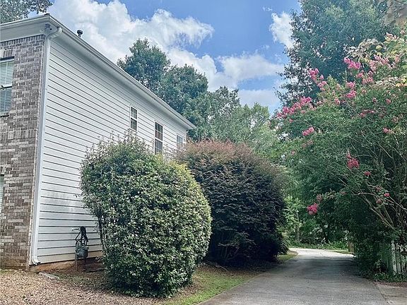 4th image of 1224 Crescentwood Ln
