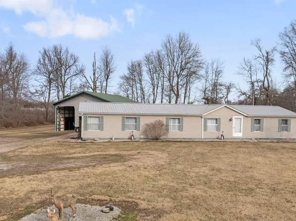 1317 E Cutshall Rd, Scottsburg, IN 47170