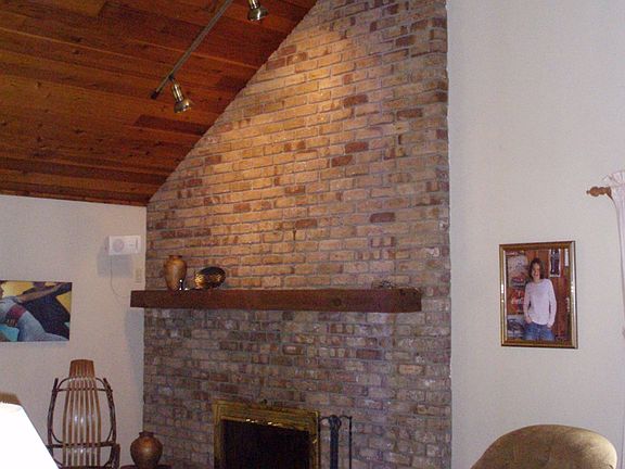 3rd image of 1001 Pine Tree Dr