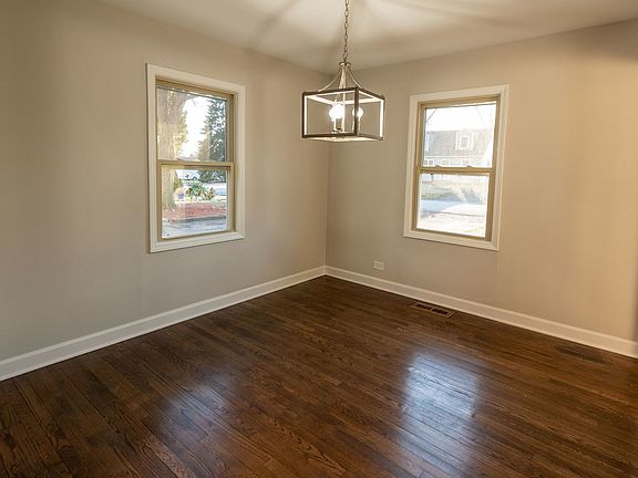 4th image of 11419 S Natoma Ave
