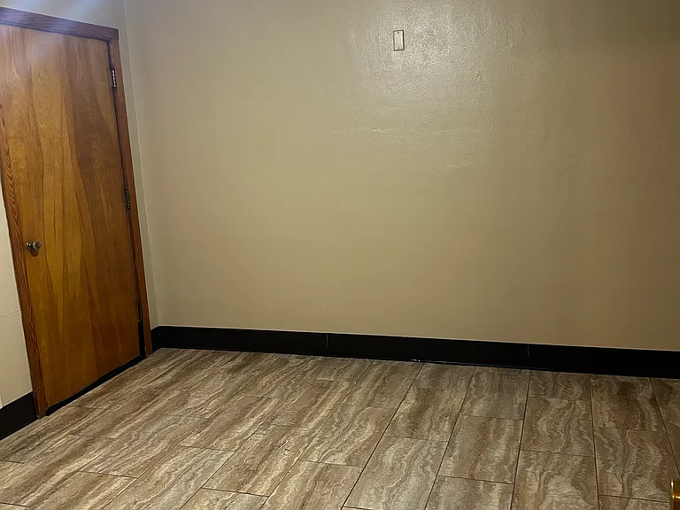 321 W Elm St #1 — Photo 6