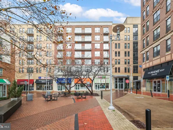 444 W Broad St Unit 504, Falls Church, VA 22046