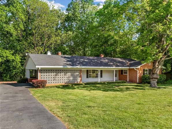 1629 Turfwood Dr, Pfafftown, NC 27040