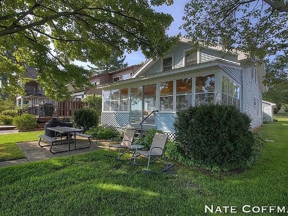 2nd image of 6894 Farrell Dr NE