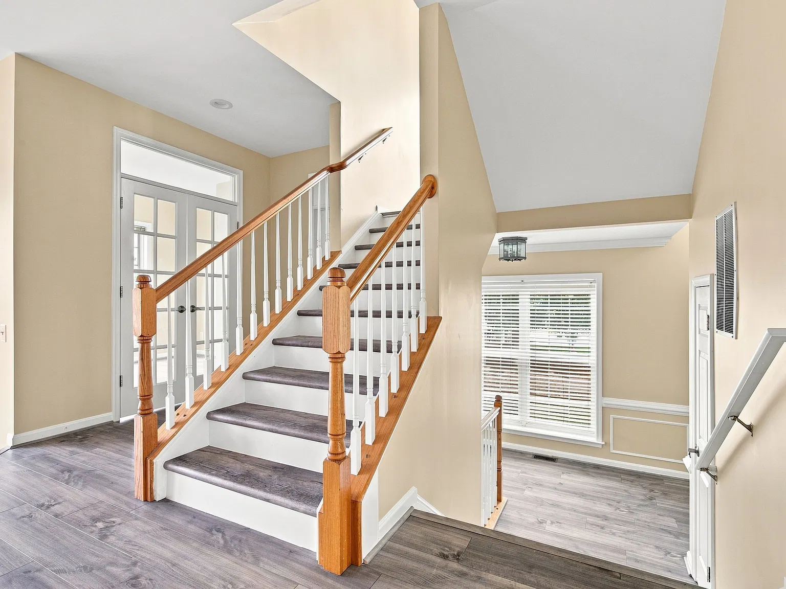3 bed, 3.5 bath, 2907 sqft, $3,200 — Photo 4