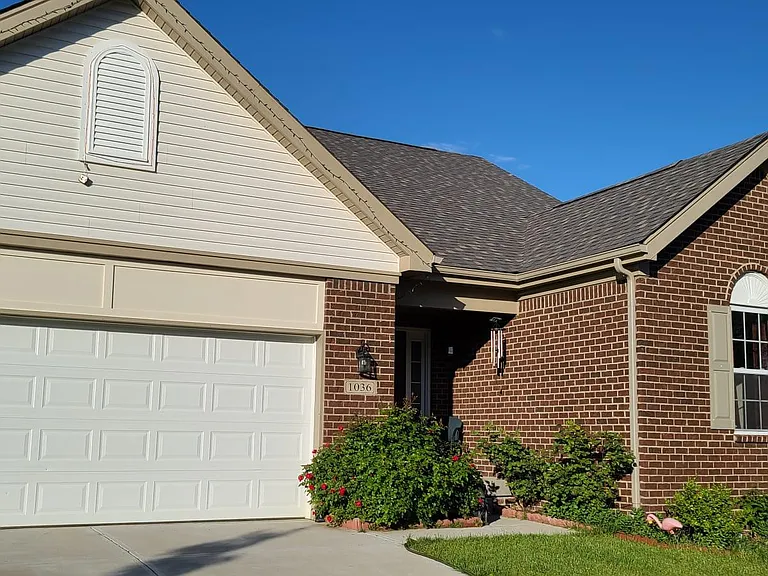 1036 Autumn Crest Ln — Photo 2