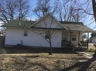 18 W 5th St, Grove, OK 74344