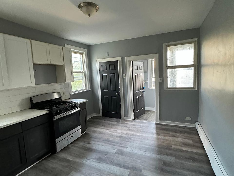 1st image of 33 Norwood St APT 2