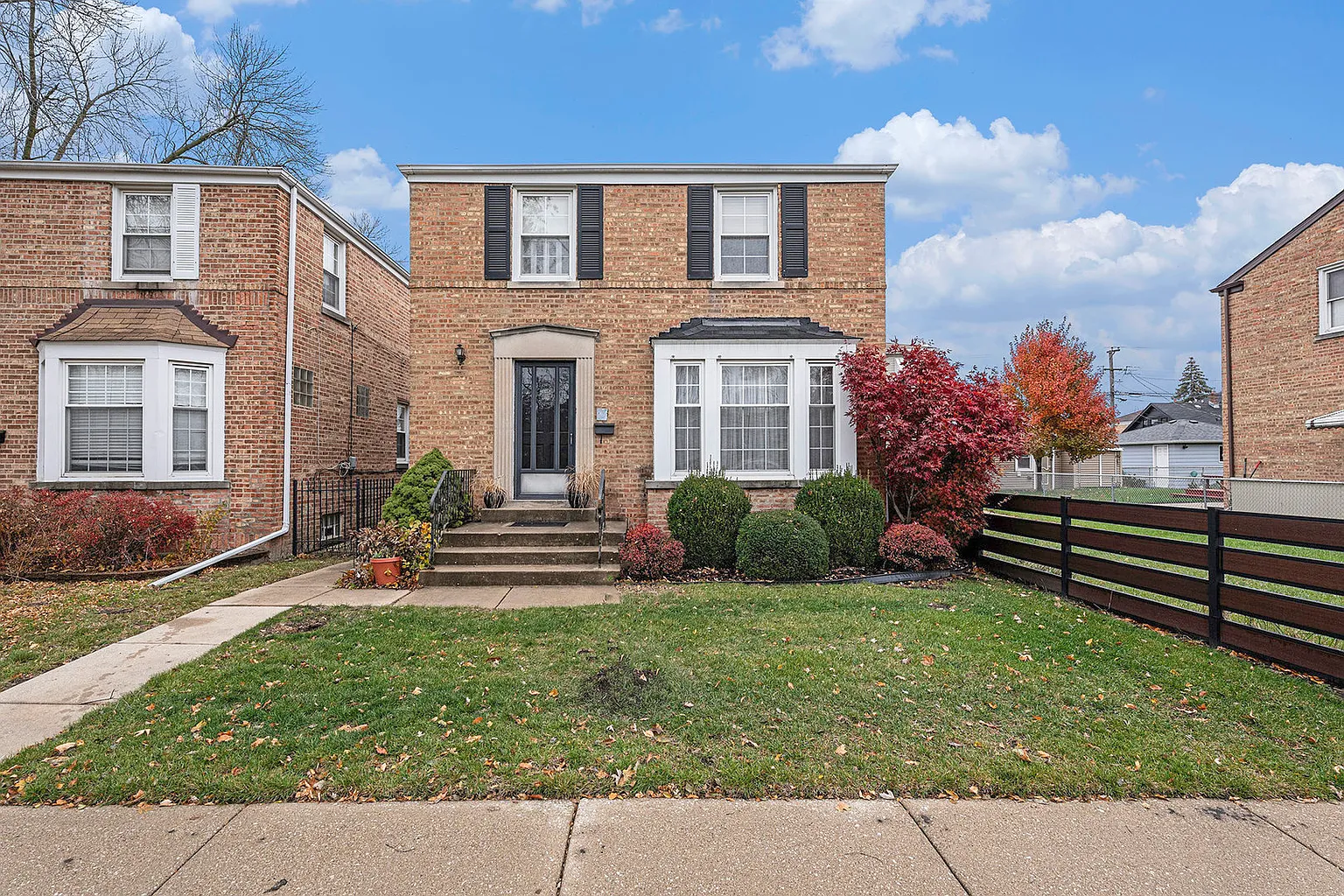 3755 N Cumberland Ave photo 1