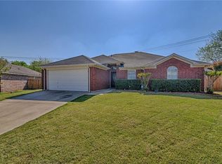 8115 Mosstree Dr, Arlington, TX 76001
