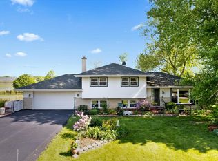 28W758 Wagner Rd, Naperville, IL 60564