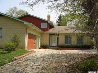 3051 Van Aken Blvd, Shaker Heights, OH 44120