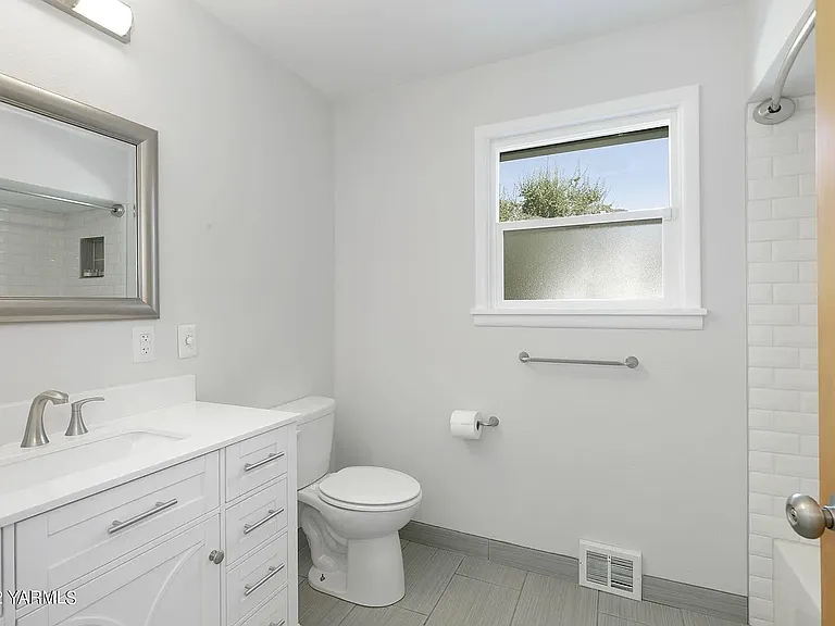 6315 Summitview Ave — Photo 7