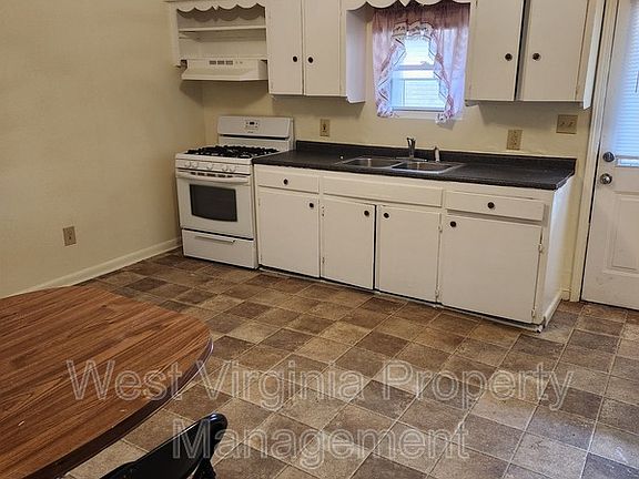 3rd image of 1113 24th St #1115