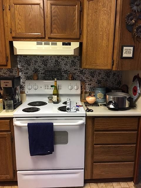 2nd image of 1224 E Celesta Ave #B
