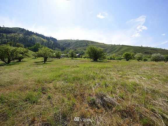 2nd image of 277 B Twin Lakes Road