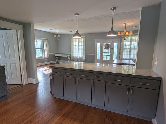 2nd image of 3908 Washington Pike