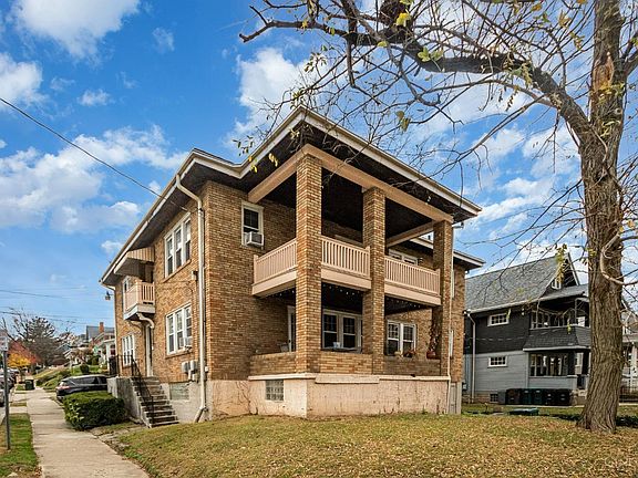 3rd image of 2924 Victoria Ave