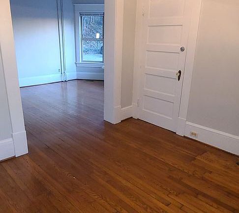 5th image of 1622 Hamilton Ter SE APT 1