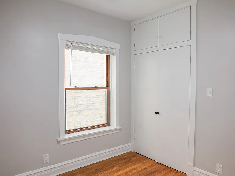 5338 W Montrose Ave #2 — Photo 5