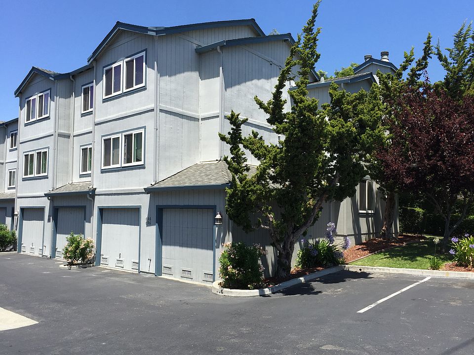 1st image of 698 Blackford Ct
