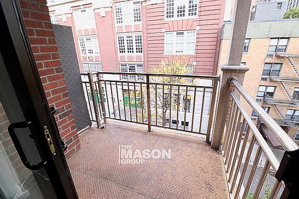 1st image of 432 E 88th St #512